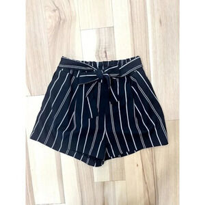 Divided Paperbag Waist Shorts Black White Stripe 6